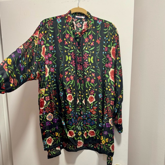 HTF Johnny Was Emby Silk Blouse Size Medium - Picture 6 of 11